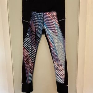 Athleta Mosaic Relay Capri navy  multicolor